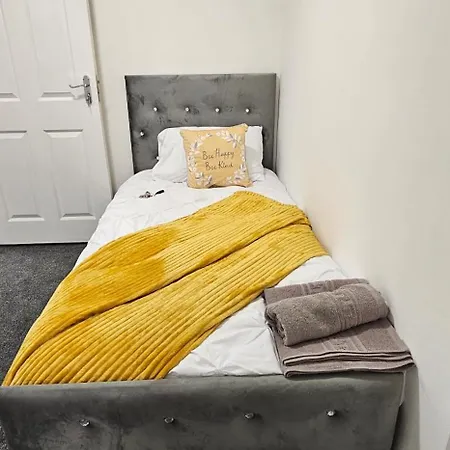 Luxury Four Bedroom House Semesterbostad *