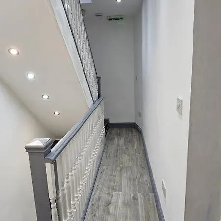 Luxury Four Bedroom House Semesterbostad