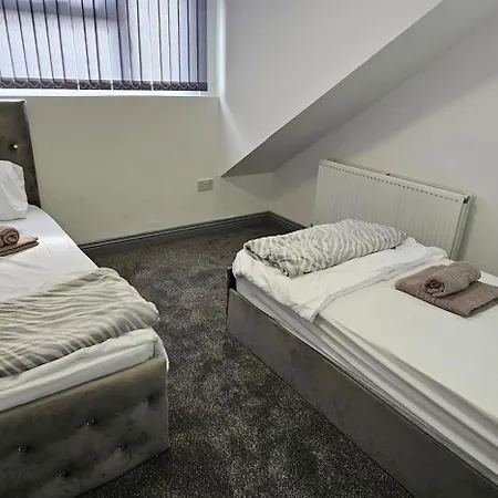 Semesterbostad Luxury Four Bedroom House Bradford (West Yorkshire)