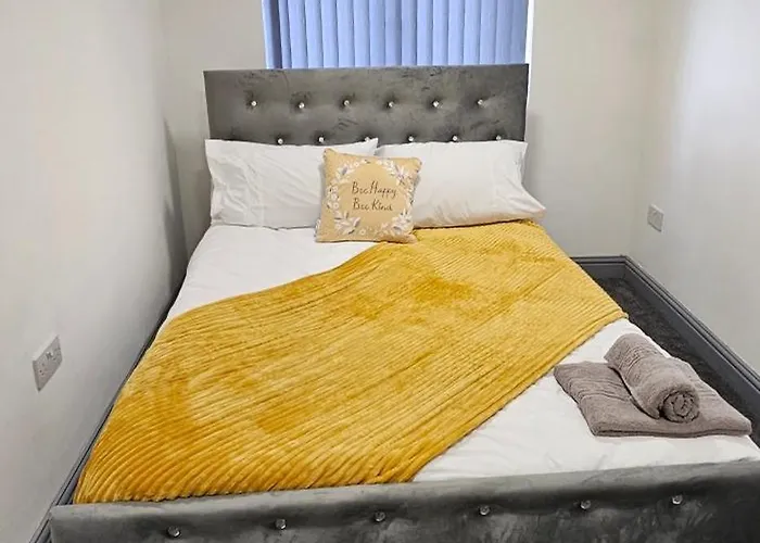 Luxury Four Bedroom House Ferienhaus