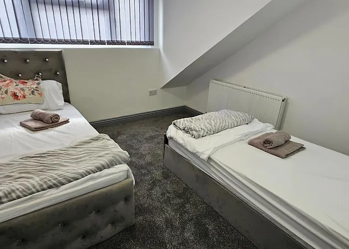 Ferienhaus Luxury Four Bedroom House Bradford (West Yorkshire)